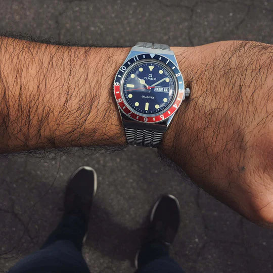 Timex Q 1979 Reissue 38mm Silver Navy Red