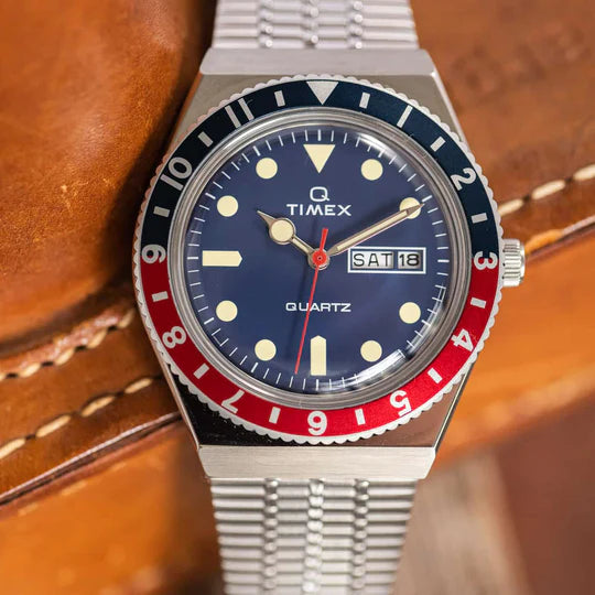 Timex Q 1979 Reissue 38mm Silver Navy Red